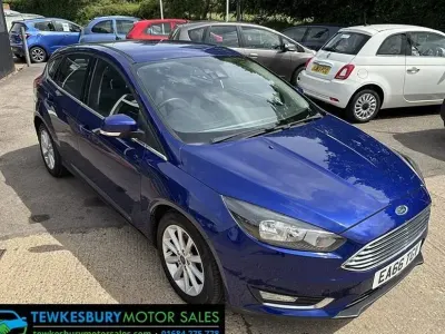 Usado Ford Focus Titanium 125 HP (91 kW) 2016 Azul Citadino