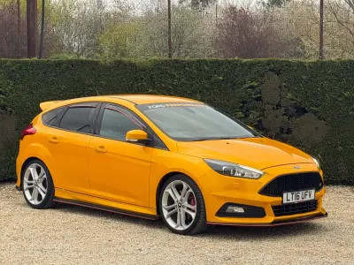 Gebraucht Ford Focus ST 250 PS (183 kW) 2016 Gelb Kleinwagen