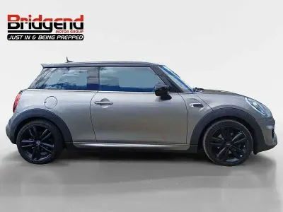 Używany Mini Cooper Hatch 2020 Srebrny Hatchback