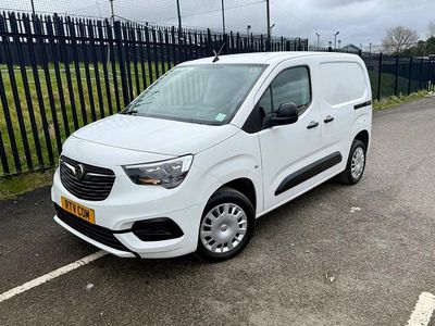 Used Vauxhall Combo Sportive 100 HP (73 kW) 2020 White MPV