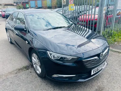 Used Vauxhall Insignia SRi 2017 Blue Hatchback