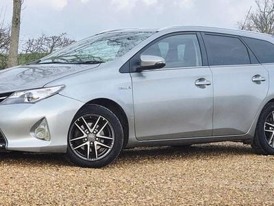 Grey Used 2015 Toyota Auris Hybrid Estate | £3,990 (Good price)