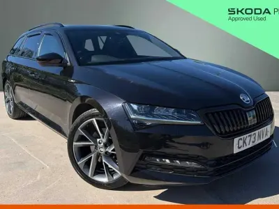 Gebraucht Skoda Superb SportlinePlus 160 PS (117 kW) 2023 Schwarz Kombi
