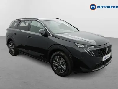 Usado Peugeot 5008 Allure 145 HP (106 kW) 2025 Preto SUV