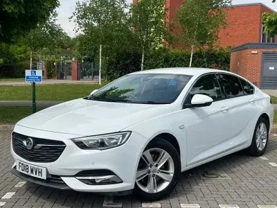 Begagnad Vauxhall Insignia Sport 136 HK (100 kW) 2018