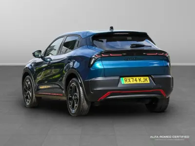 Begagnad Alfa Romeo Junior Edizione Speciale 113 kW (154 HK) 2024 Blå SUV