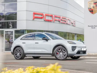 Begagnad Porsche Macan 380 kW (517 HK) 2025 Grå SUV