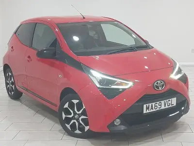 Gebraucht Toyota Aygo Trend 72 PS (52 kW) 2019 Rot Kleinwagen