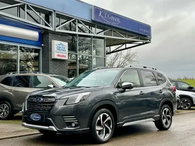 Usado Subaru Forester Premium 150 CV (110 kW) 2024 Gris SUV
