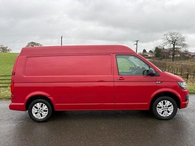 Used VW Transporter Highline 148 HP (108 kW) 2018 Red Van