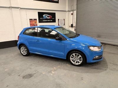Used VW Polo SE 60 HP (44 kW) 2015 Blue Hatchback