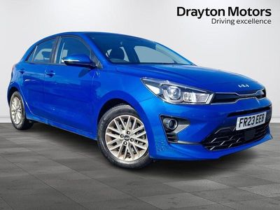 Used Kia Rio 101 HP (74 kW) 2023 Blue Hatchback