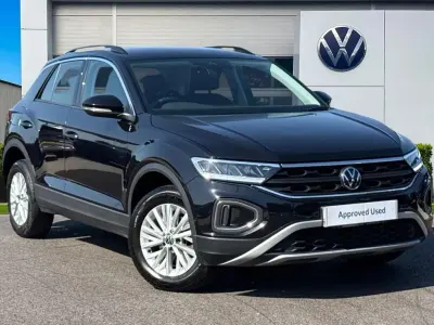 Used VW T-Roc Life 150 HP (110 kW) 2023 Black SUV