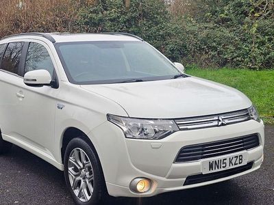 White Used 2015 Mitsubishi Outlander P-HEV Estate | £7,795 (Fair price)