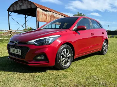 Used Hyundai i20 SE 84 HP (61 kW) 2019 Red Hatchback
