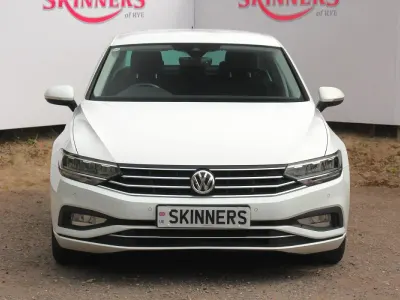 Used VW Passat SE 2020 White Sedan