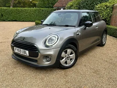 Usado Mini Cooper Classic 2019 Prateado Citadino