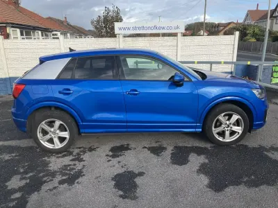 Begagnad Audi Q2 Sport 115 HK (84 kW) 2019 Blå SUV
