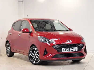 Used Hyundai i10 Premium 79 HP (58 kW) 2025 Red Hatchback