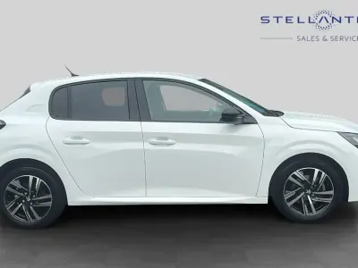 Used Peugeot 208 Allure+ 99 HP (72 kW) 2023 White Hatchback