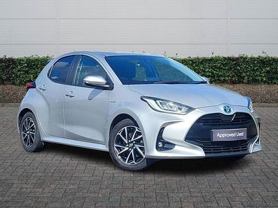 Second-hand Toyota Yaris Hybrid Design 2021 Argintiu Hatchback