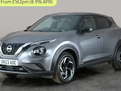 Begagnad Nissan Juke N-Connecta 114 HK (83 kW) 2023 Grå SUV