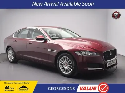 Gebraucht Jaguar XF Prestige 180 PS (132 kW) 2016 Rot Limousine