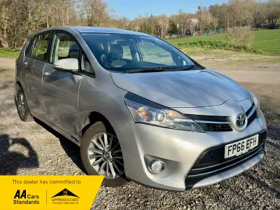 Used Toyota Verso 2016 Silver MPV