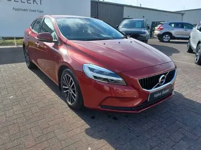 Used Volvo V40 Momentum 121 HP (88 kW) 2018 Hatchback