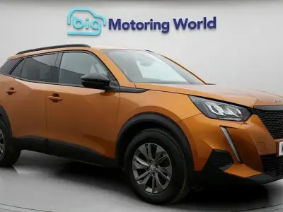 Used Peugeot 2008 Active+ 101 HP (74 kW) 2023 Orange SUV