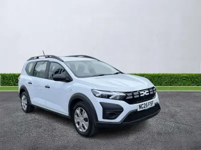 Second-hand Dacia Jogger Essentiel 110 CP (80 kW) 2025 Alb Monovolum
