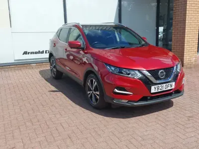 Used Nissan Qashqai N-Connecta 140 HP (102 kW) 2021 Red SUV