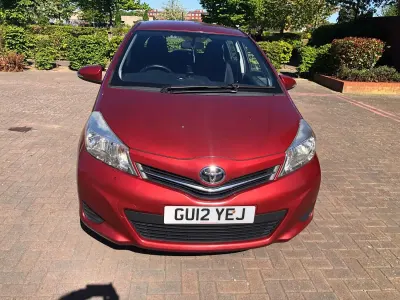 Used Toyota Yaris 99 HP (72 kW) 2012 Red Hatchback