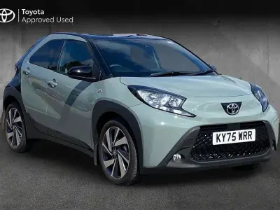 New Toyota Aygo X 71 HP (52 kW) 2025 Tarragon with black SUV