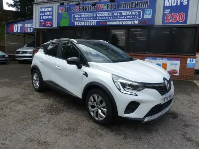 Used Renault Captur Iconic 100 HP (73 kW) 2020 White/black SUV