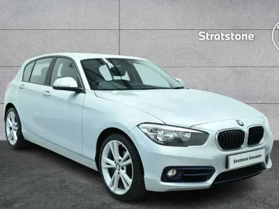 Używany BMW 118 Sport Line 134 KM (98 kW) 2019 Srebrny Hatchback