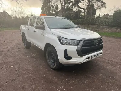 Used Toyota HiLux Active 150 HP (110 kW) 2021 White Pickup