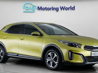 Usado Kia XCeed 141 HP (103 kW) 2023 Amarelo SUV