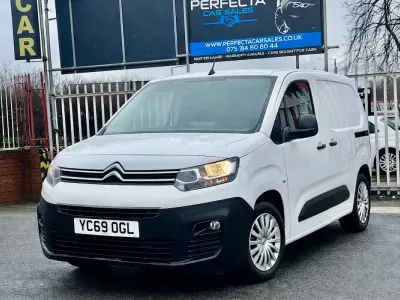 Used Citroën Berlingo 75 HP (55 kW) 2019 White MPV