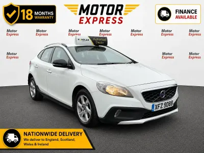 Used Volvo V40 SE 115 HP (84 kW) 2015 White Hatchback