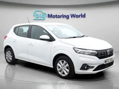 Gebraucht Dacia Sandero Comfort 91 PS (66 kW) 2022 Weiß Kleinwagen