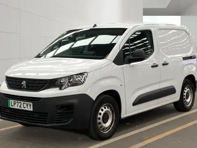 Used Peugeot Partner Premium 136 HP (100 kW) 2023 White MPV