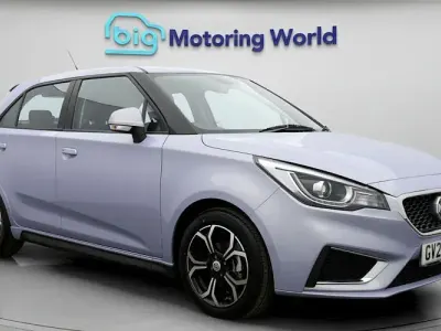 Begagnad MG MG3 Exclusive 106 HK (77 kW) 2024 Silver Halvkombi