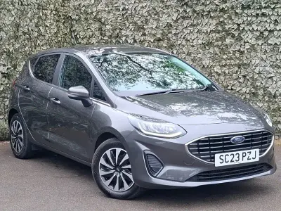 Używany Ford Fiesta Titanium 100 KM (73 kW) 2023 Szary Hatchback