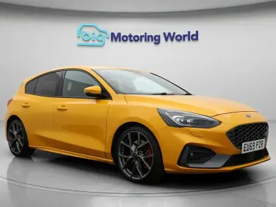 Used Ford Focus ST 280 HP (205 kW) 2019 Orange Hatchback