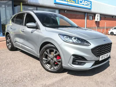 Usado Ford Kuga ST-Line 150 CV (110 kW) 2022 Plateado SUV