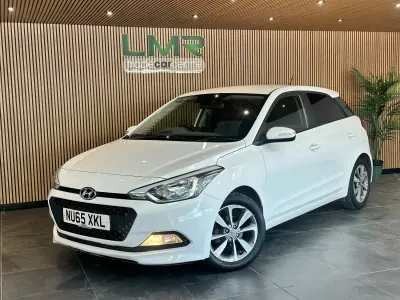 Used Hyundai i20 SE 84 HP (61 kW) 2015 White Hatchback