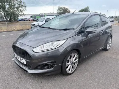 Used Ford Fiesta Zetec 123 HP (90 kW) 2016 Grey Hatchback
