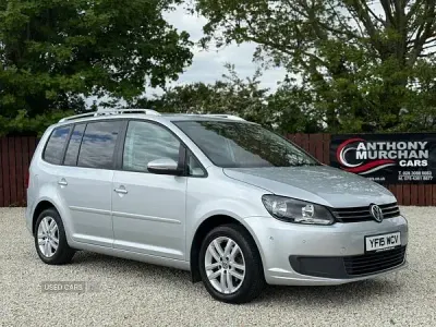 Usado VW Touran SE 105 HP (77 kW) 2015 Prateado Monovolume