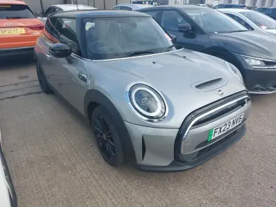 Begagnad Mini Cooper S Level 2 135 kW (184 HK) 2023 Silver Halvkombi
